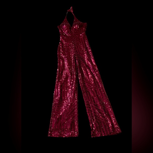 Premier Amour Halter Sequin Jumpsuit . Size 6. Wine Color - Picture 6 of 9
